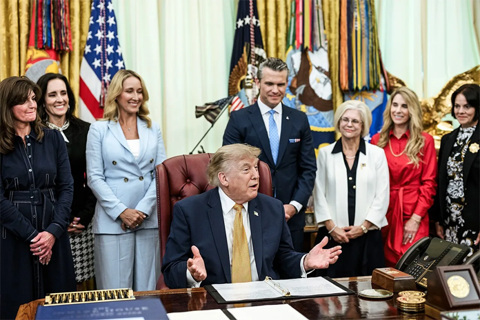 Trump droht Oman mit Bomben und bestätigt Geheimkanal zu Irans Revolutionsgarden Trump droht Oman mit Bomben und bestätigt Geheimkanal zu Irans Revolutionsgarden